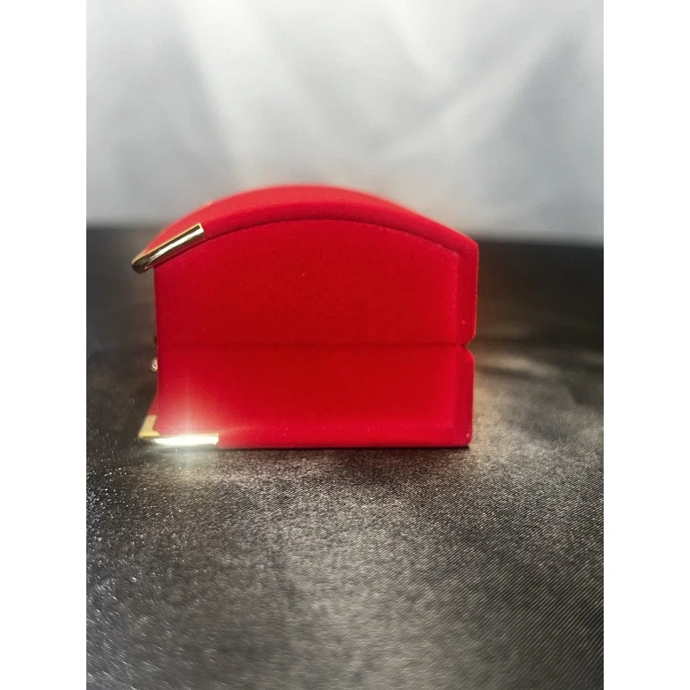 Red Velvet Earring Gift Box – Gold Hardware